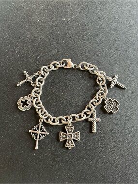 Sterling Silver Ann King “Crosses of the world” Bracelet w 7 crosses. 8”.